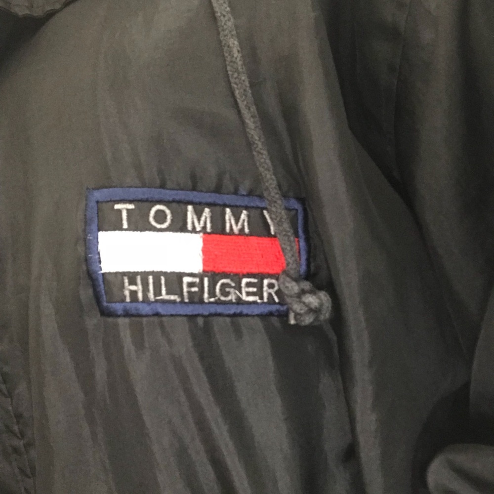 tommy hilfiger windbreaker